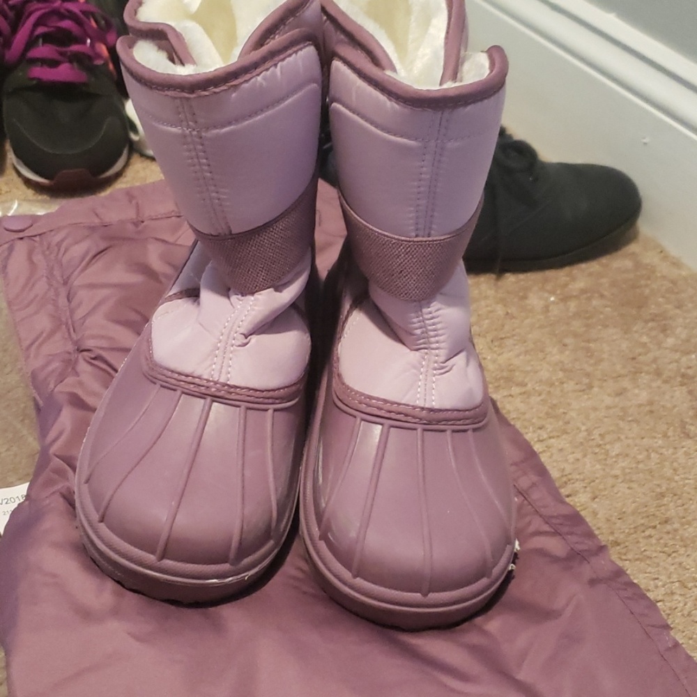 Snow boots and snow pants